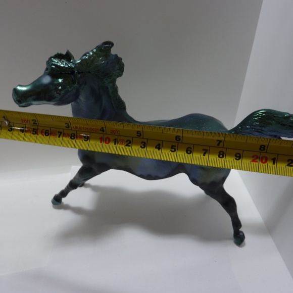 Breyer Horse #1209 Northern Lights Aurora Borealis Sky Decorator Smokey Mustang - Picture 3 of 4